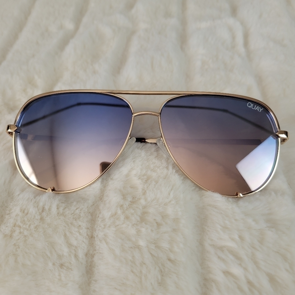 QUAY // ltd ed oversized aviators gold frames navy peach fade lenses - Picture 2 of 16